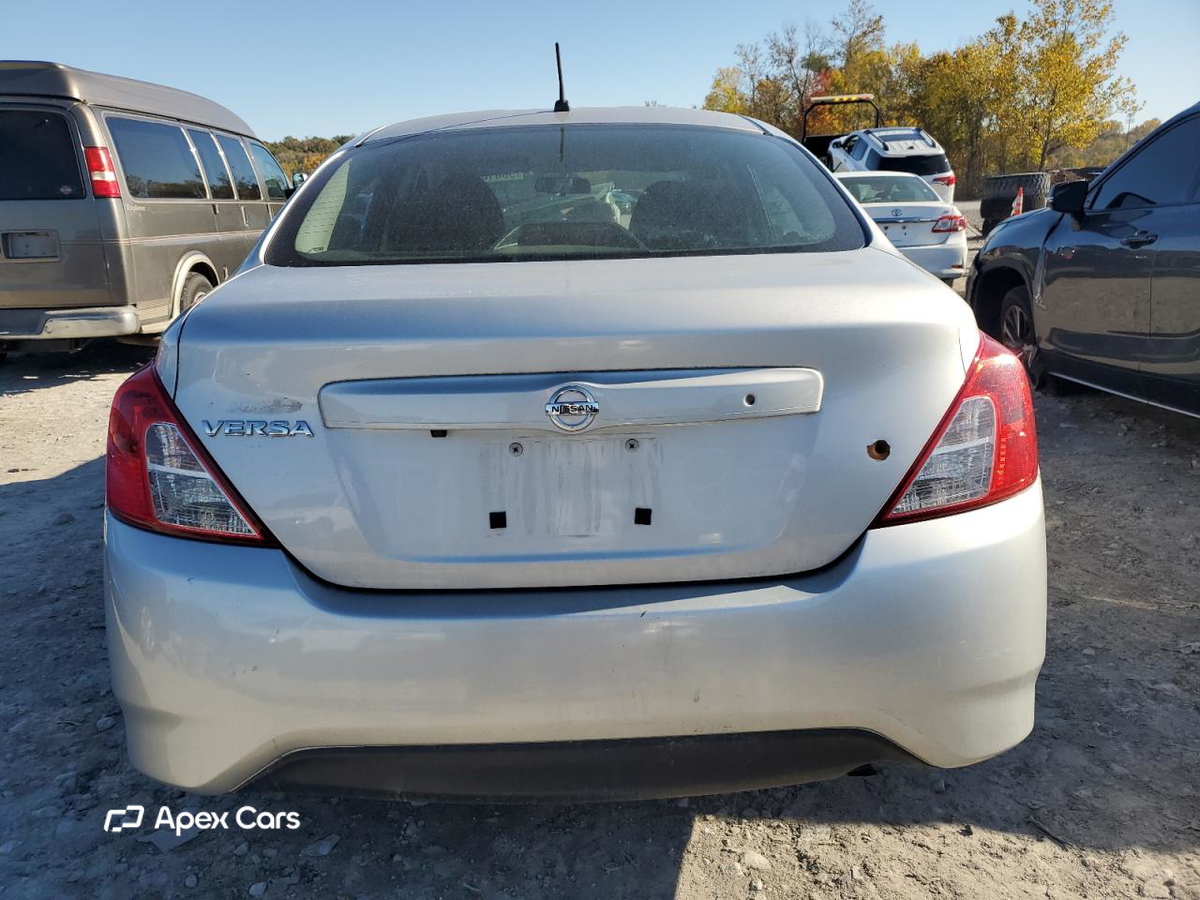Nissan Versa 2019