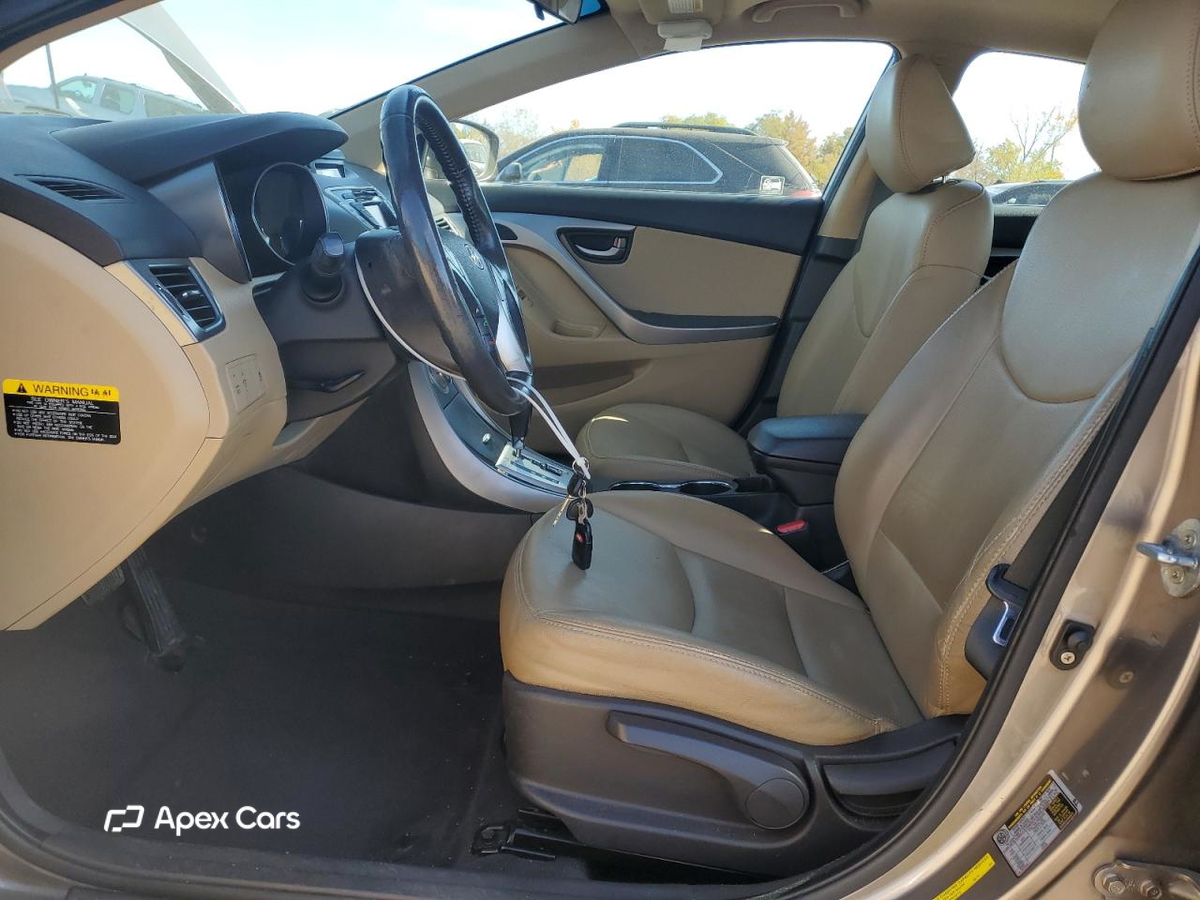 Hyundai Elantra 2012