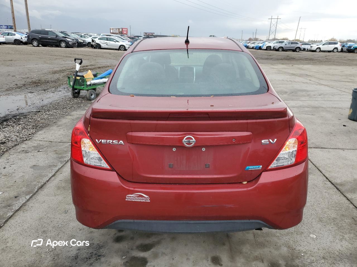 Nissan Versa 2016
