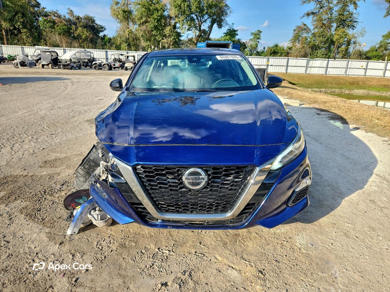 Nissan Altima 2021