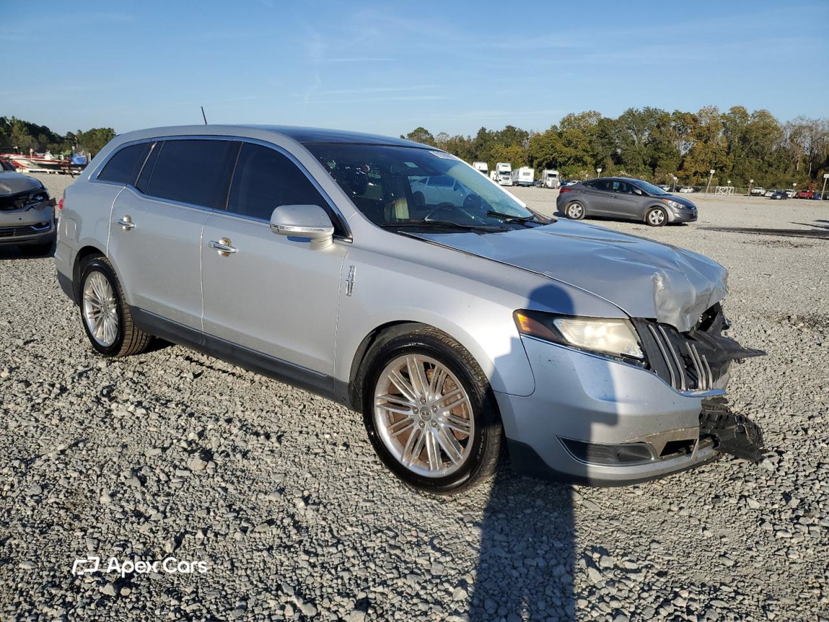 Lincoln MKT 2013