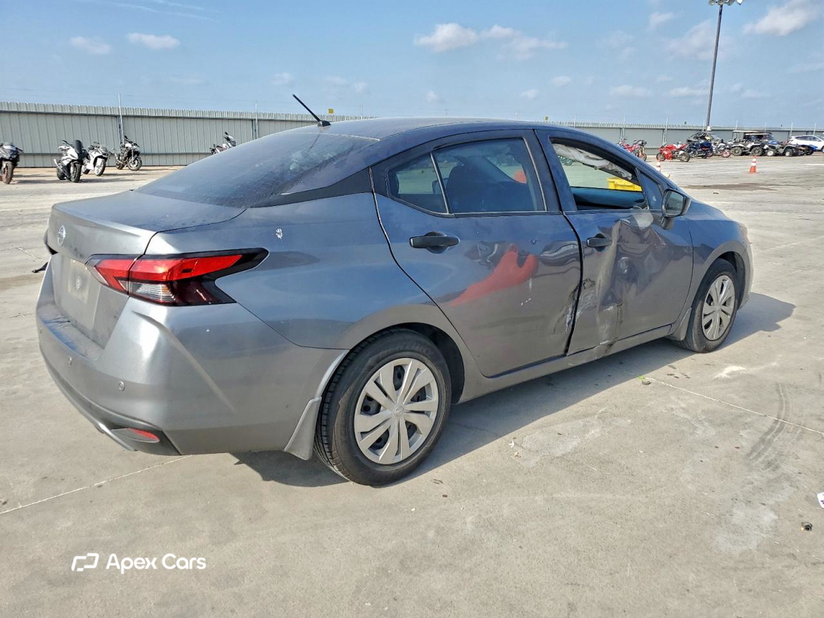 Nissan Versa 2021