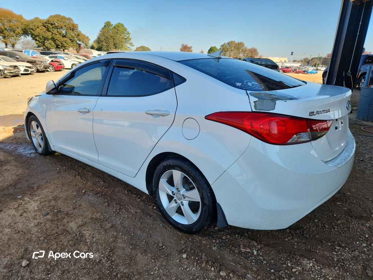 Hyundai Elantra 2013