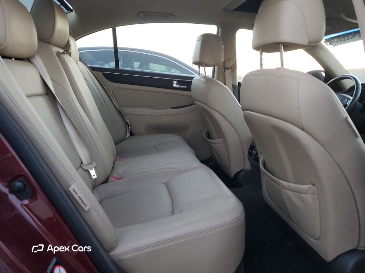 Hyundai Genesis 2011