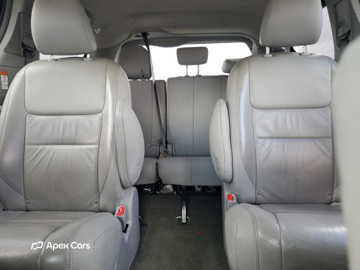 Toyota Sienna 2016