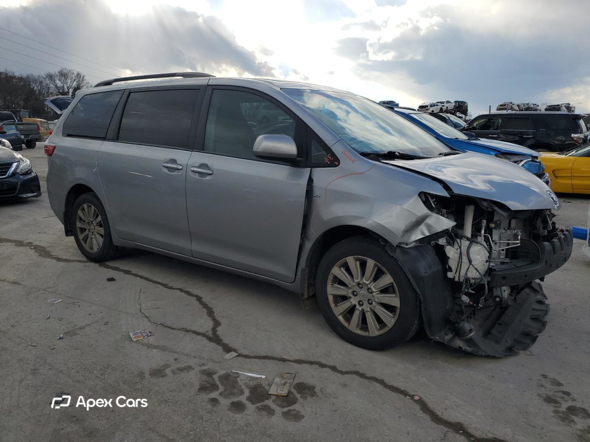 Toyota Sienna 2016
