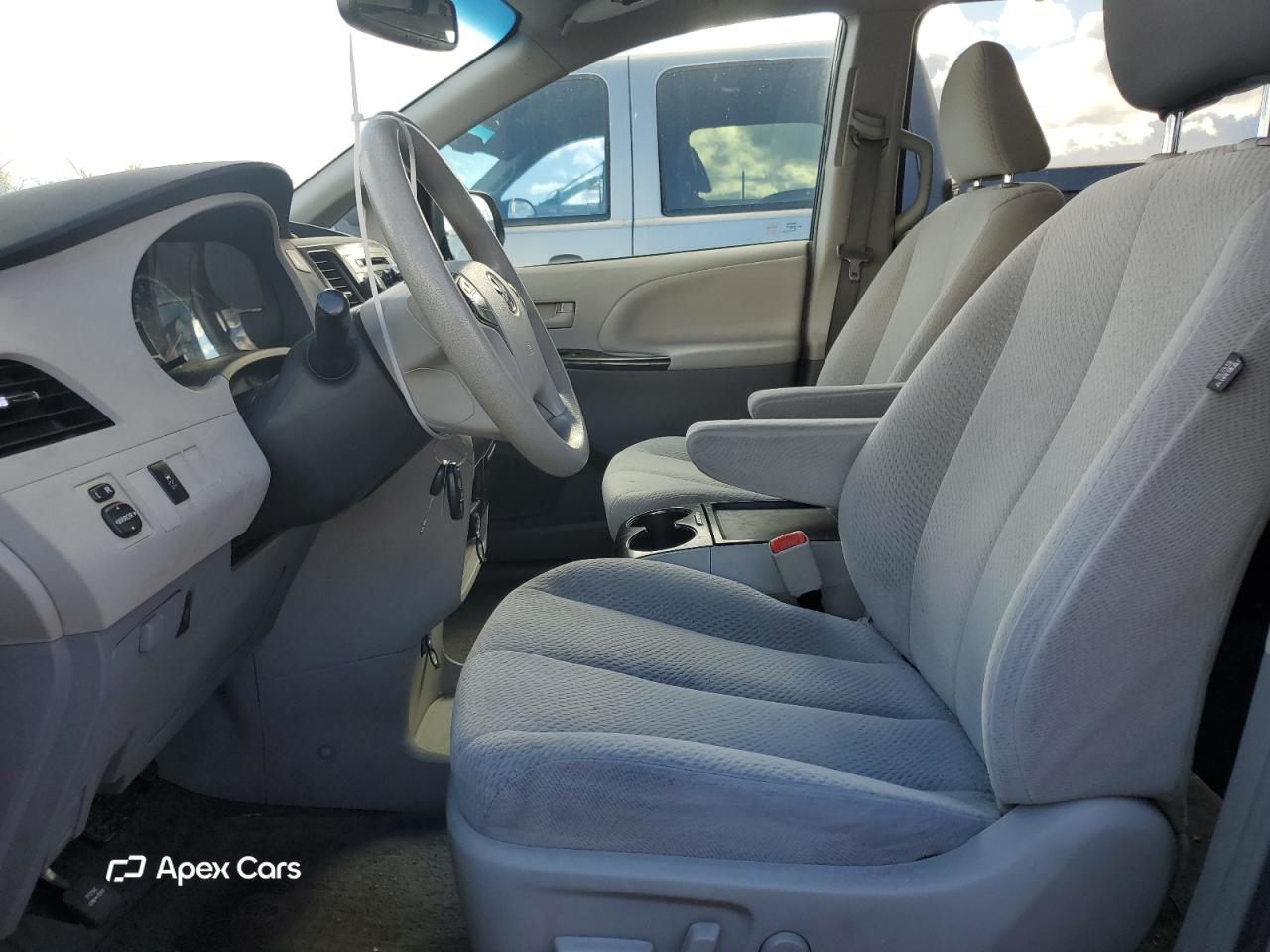 Toyota Sienna 2011