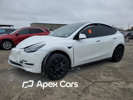 Tesla Model Y 2021 - Image 1 of 13