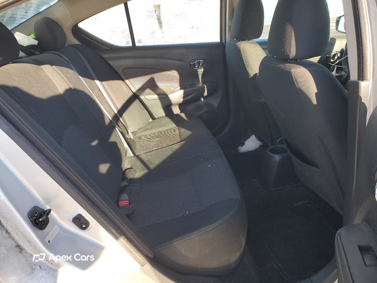 Nissan Versa 2018
