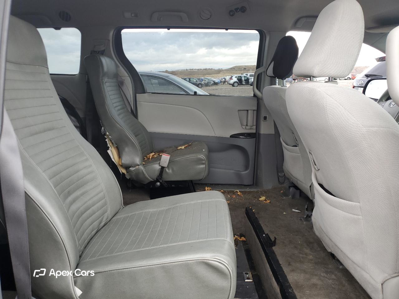 Toyota Sienna 2011