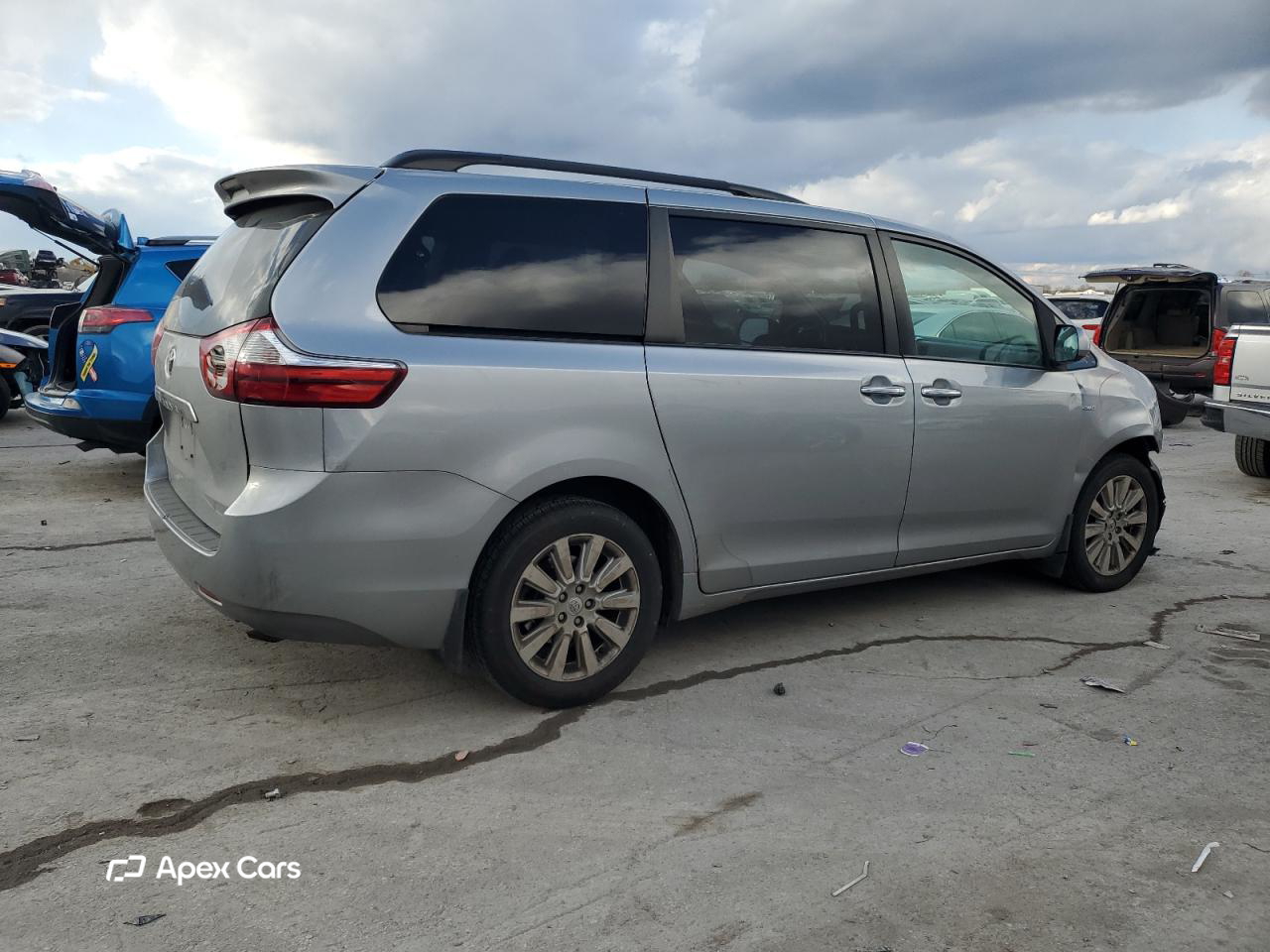 Toyota Sienna 2016