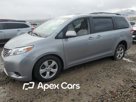 Toyota Sienna 2011 - Image 1 of 13