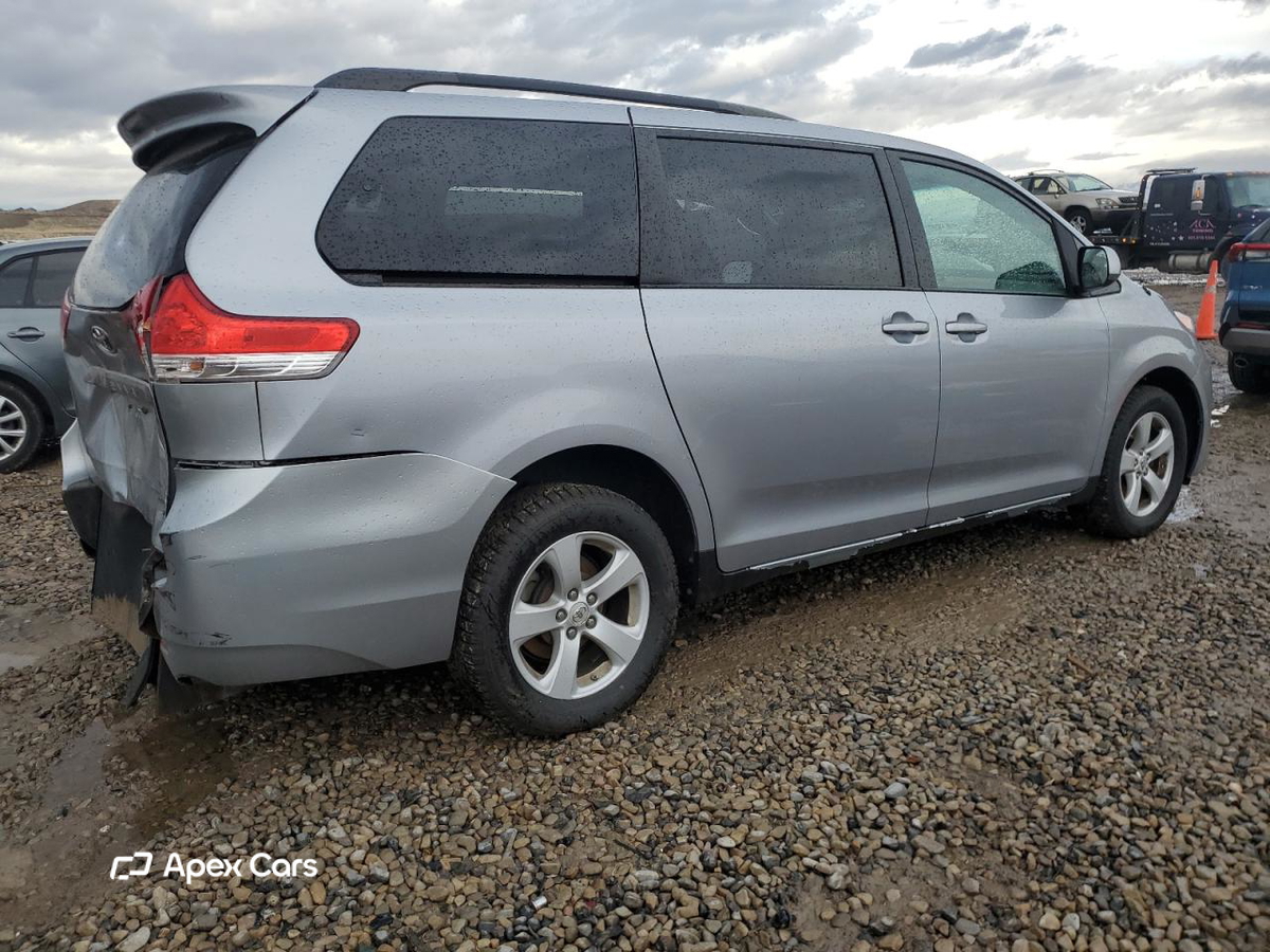 Toyota Sienna 2011