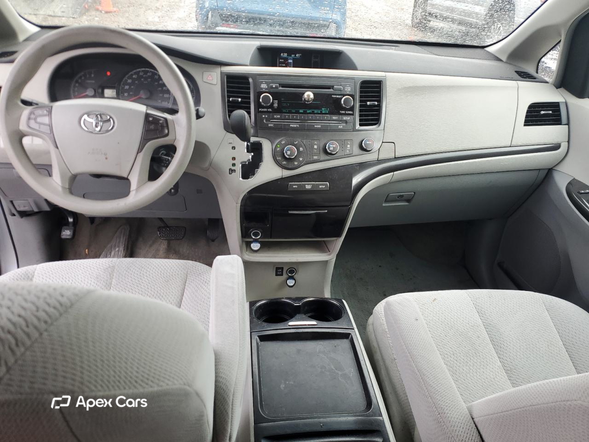 Toyota Sienna 2011