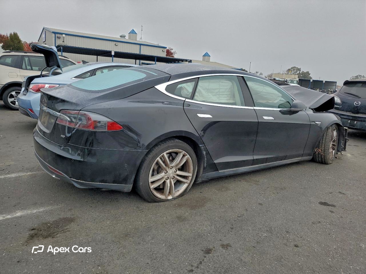 Tesla Model S 2015