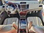 Toyota Sienna 2011