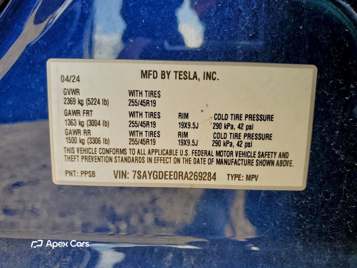 Tesla Model Y 2024