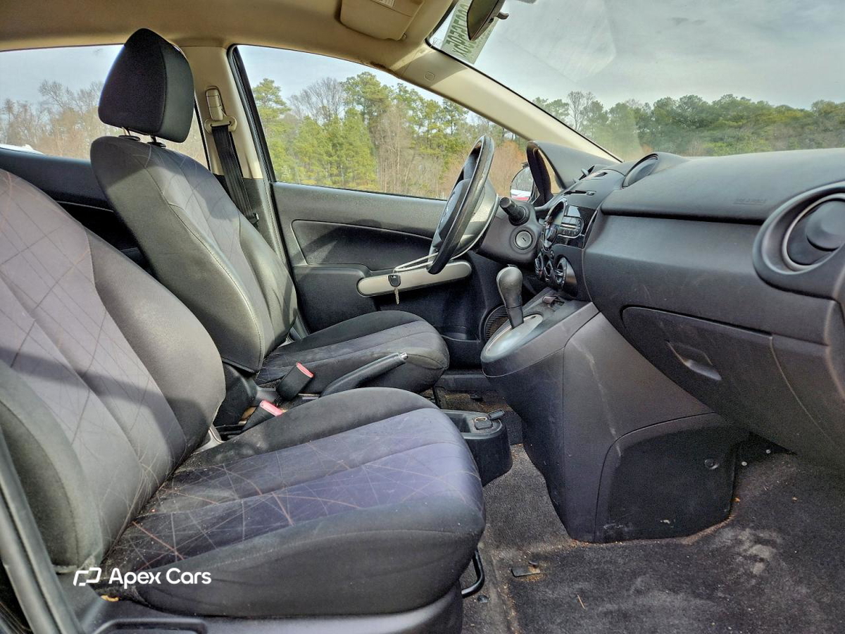 Mazda 2 2013