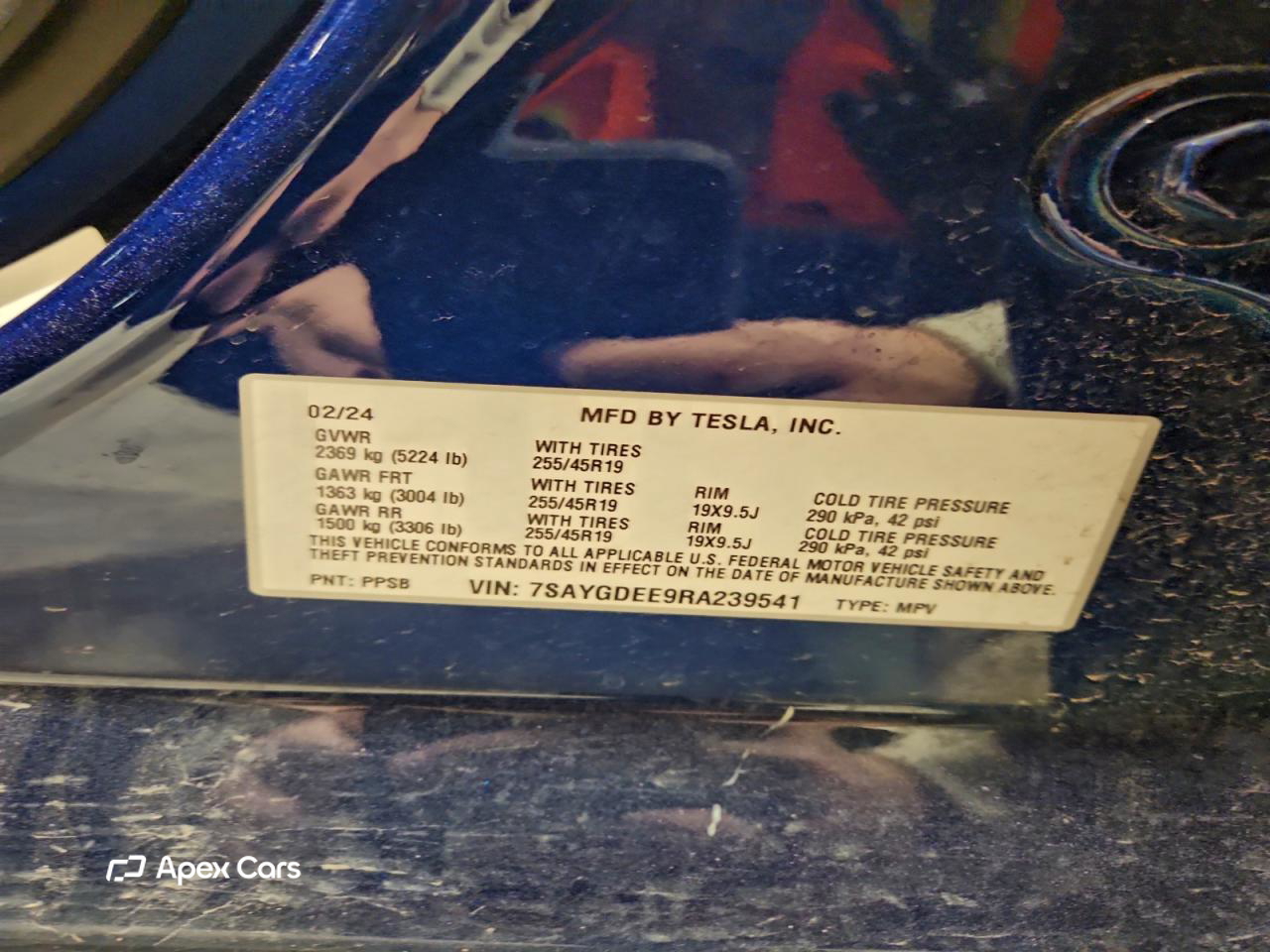 Tesla Model Y 2024