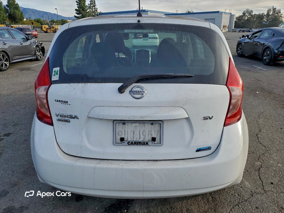 Nissan Versa 2015