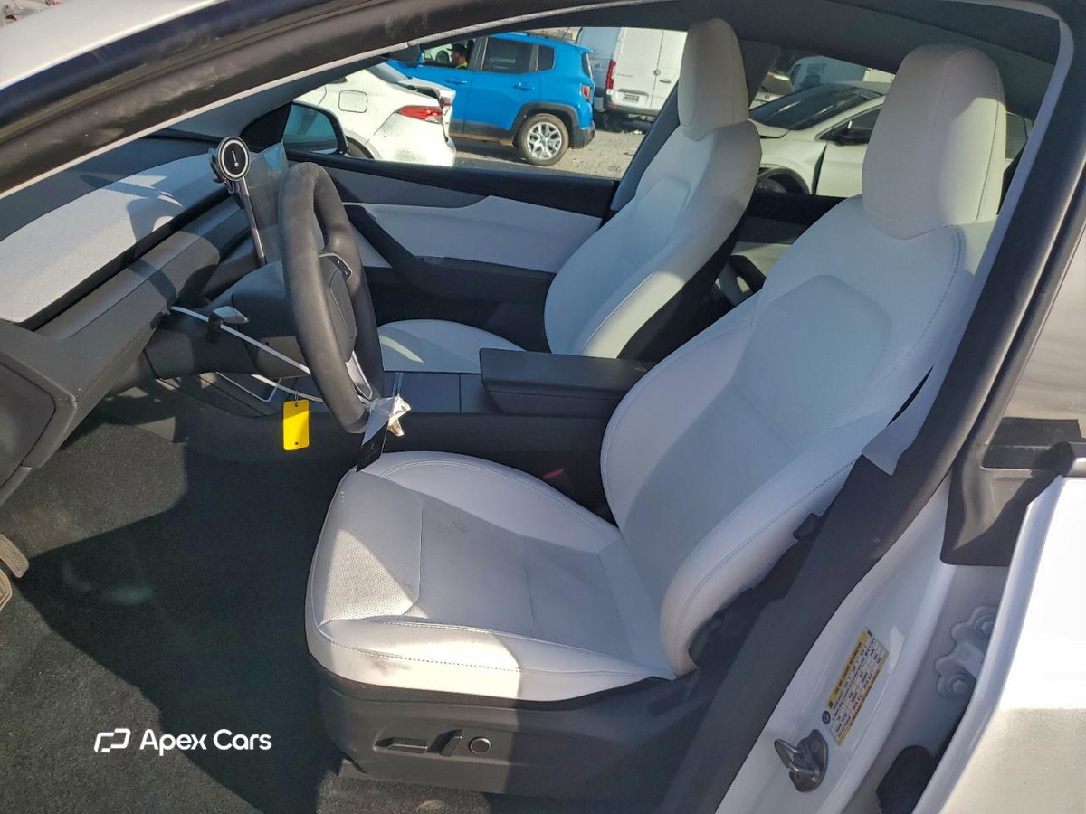 Tesla Model Y 2026