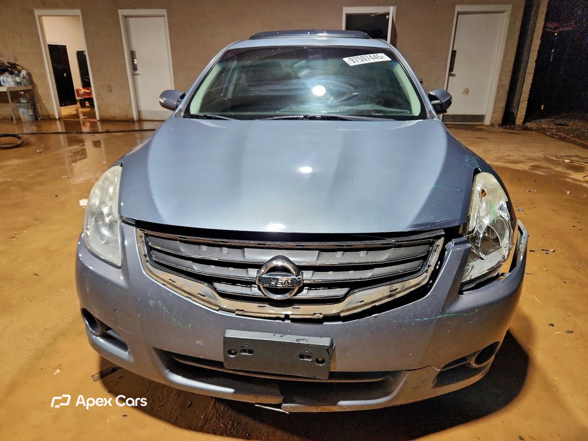 Nissan Altima 2012
