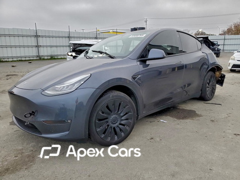 Tesla Model Y 2021 - Image 1 of 13