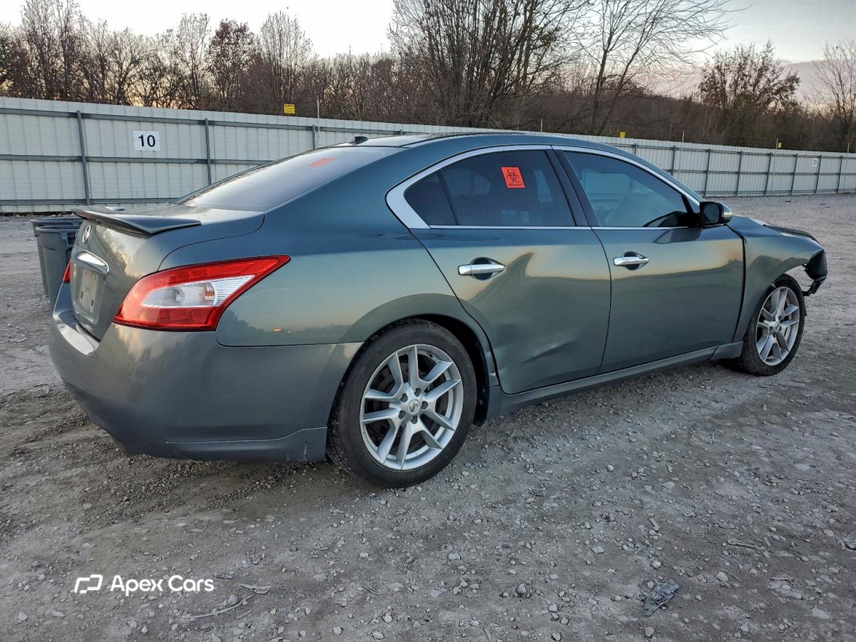Nissan Maxima 2010