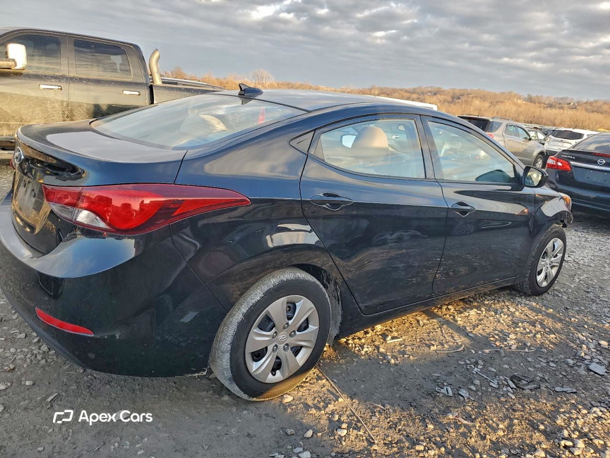 Hyundai Elantra 2016