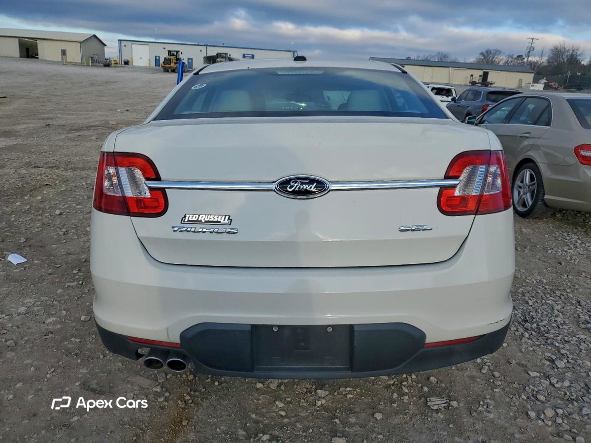 Ford Taurus 2011