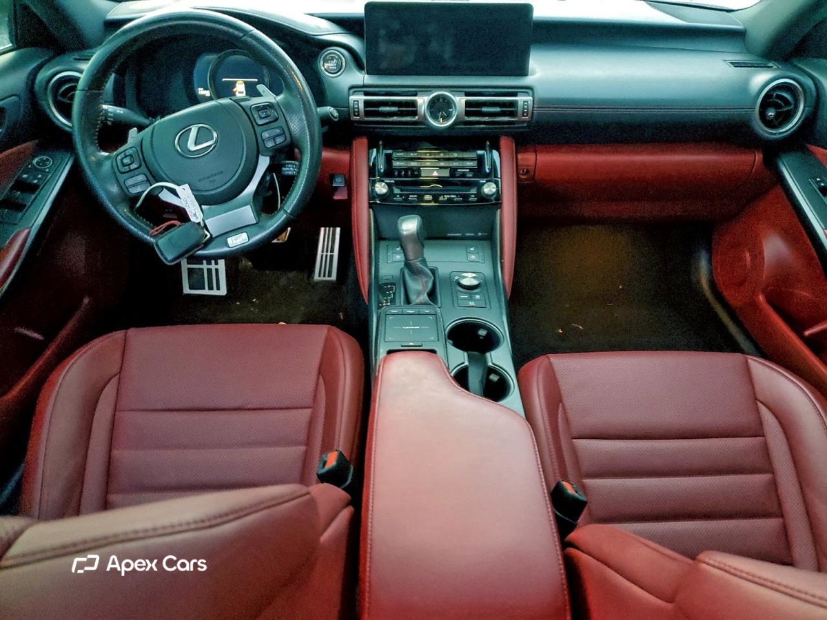 Lexus IS 2021
