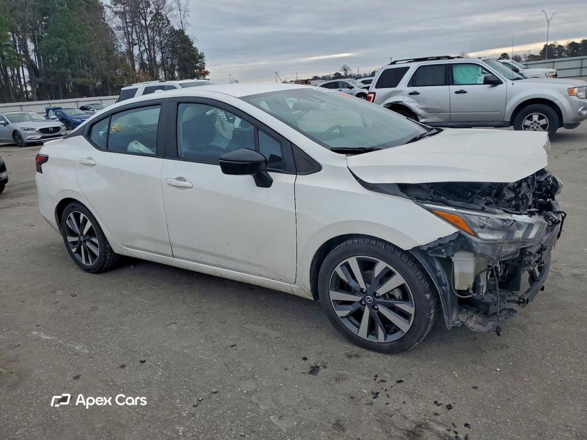 Nissan Versa 2021