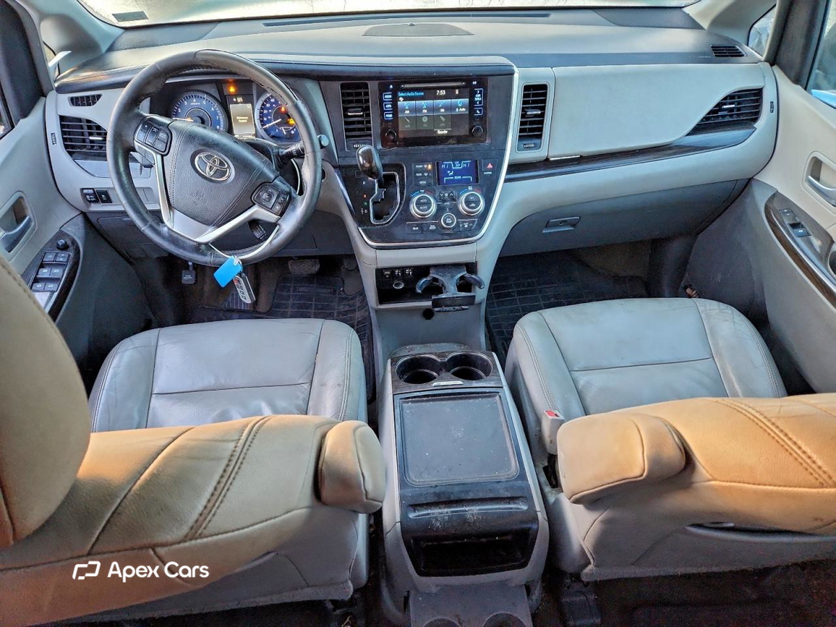 Toyota Sienna 2015