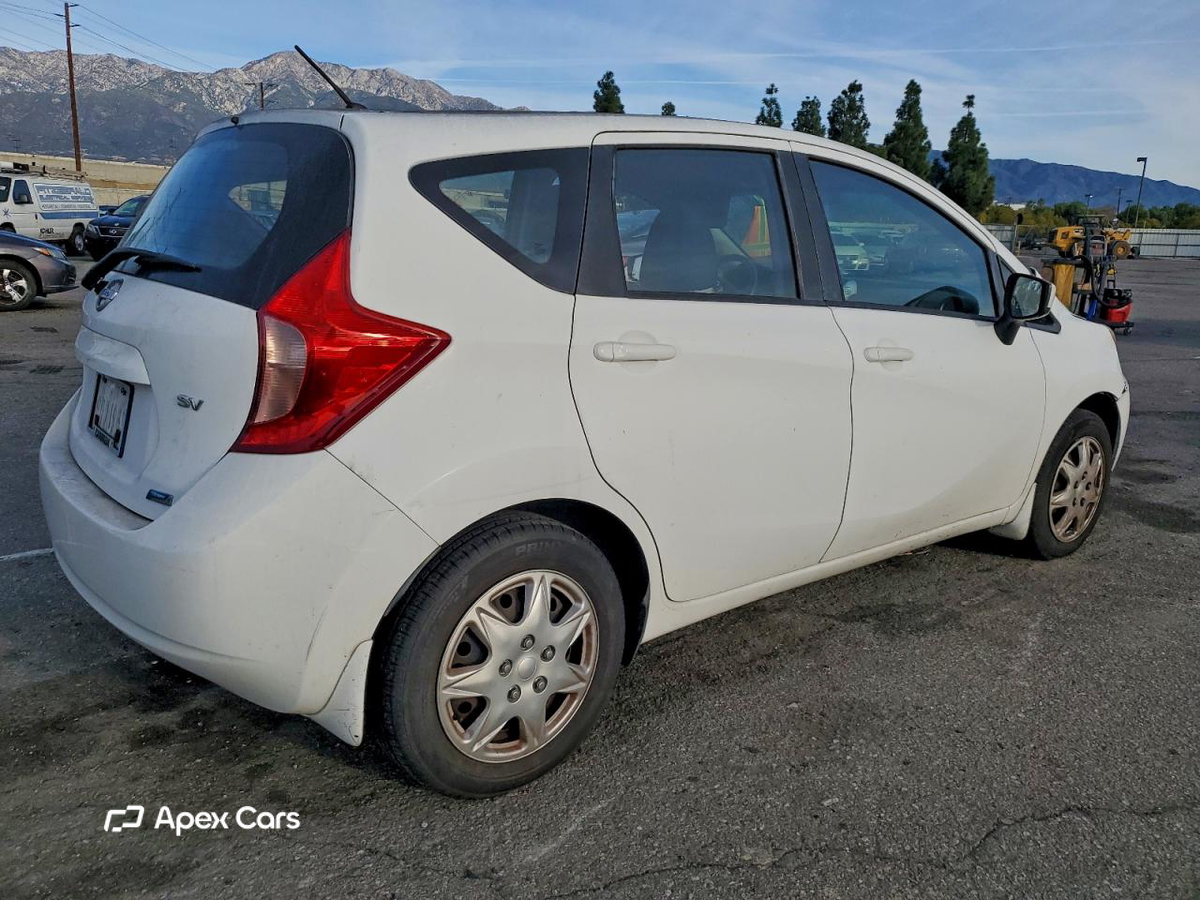 Nissan Versa 2015