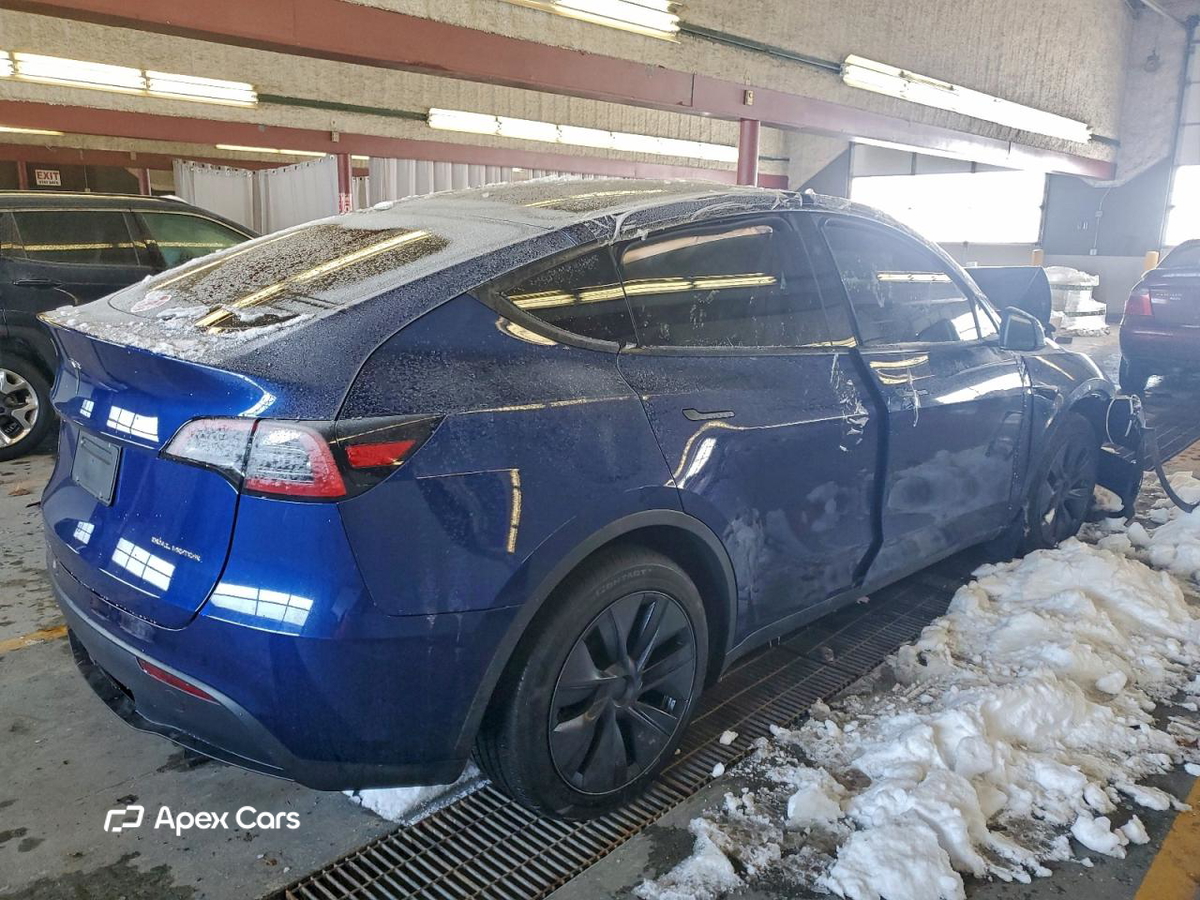 Tesla Model Y 2025