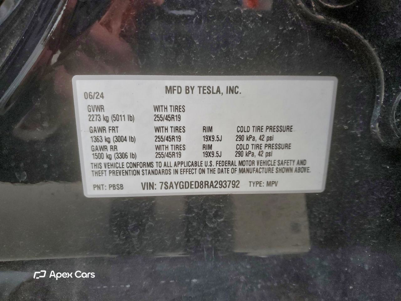 Tesla Model Y 2024