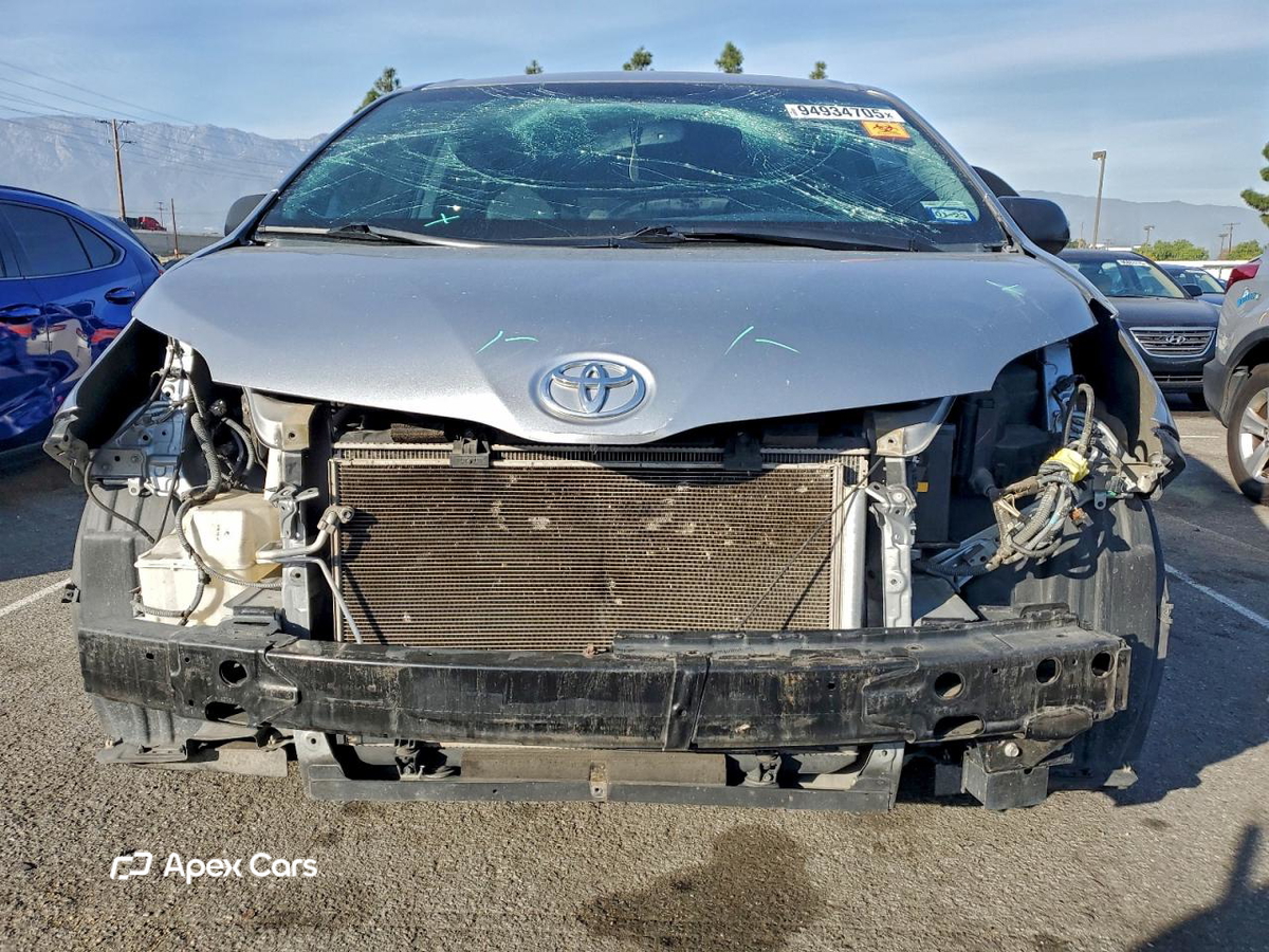 Toyota Sienna 2015