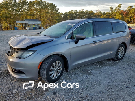 Chrysler Pacifica 2017 - Image 1 of 14