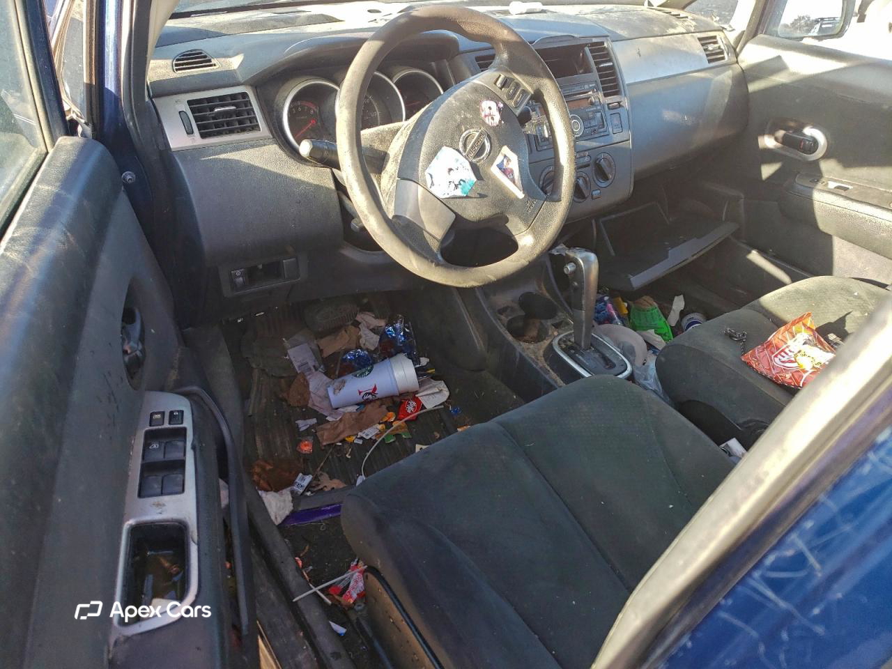 Nissan Versa 2011