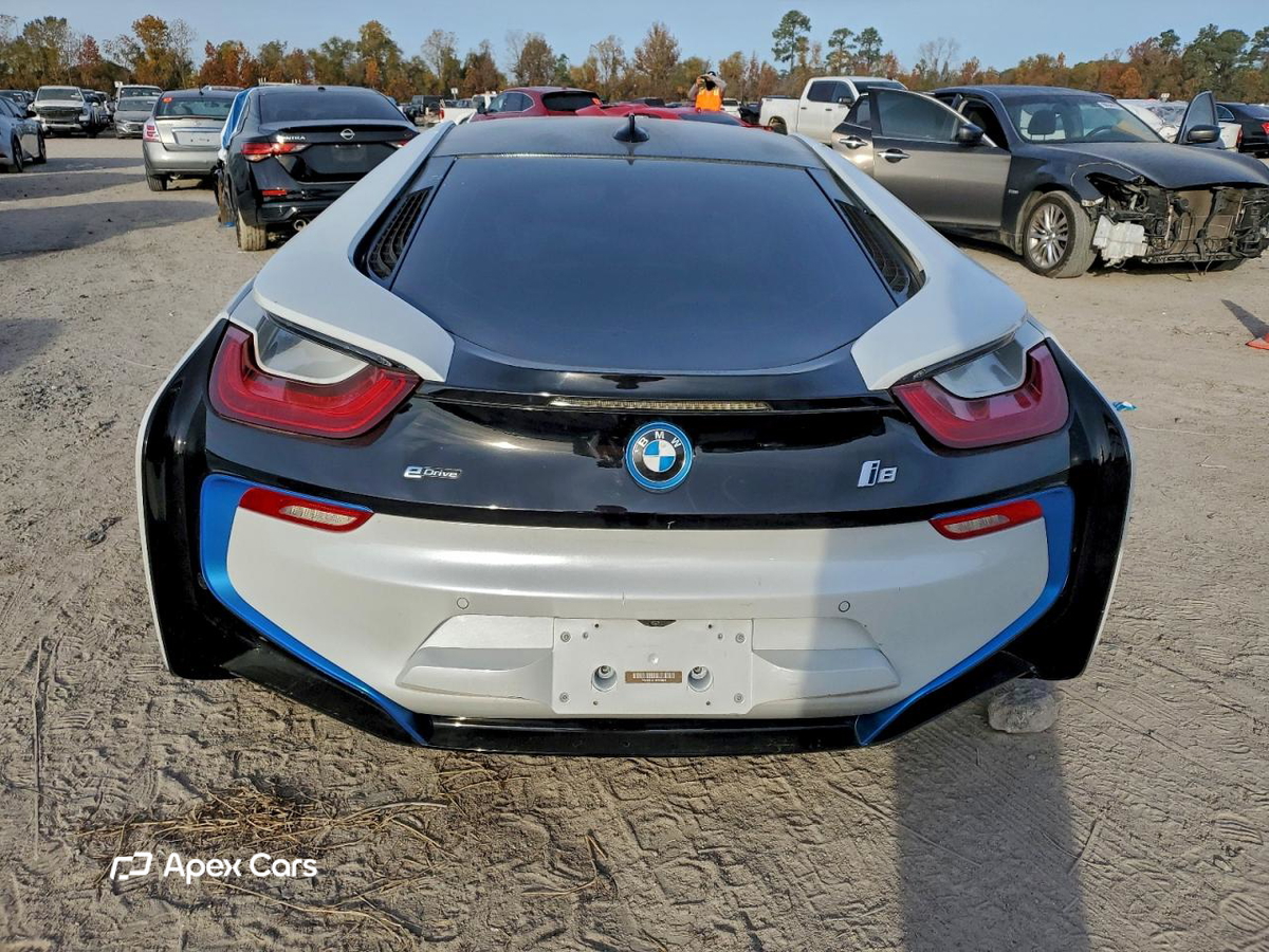 BMW i8 2016