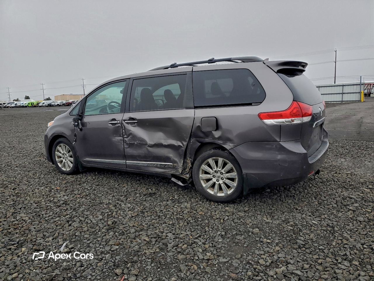 Toyota Sienna 2013