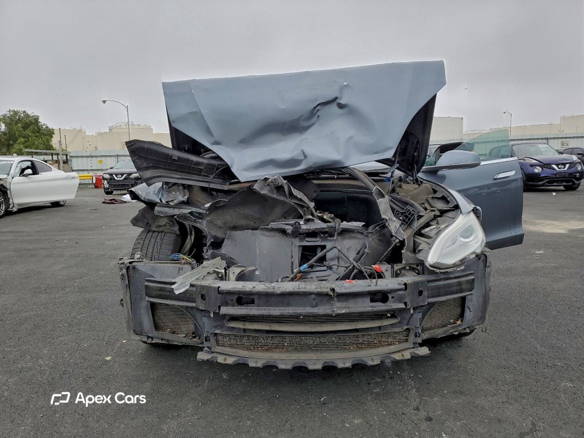 Tesla Model S 2014