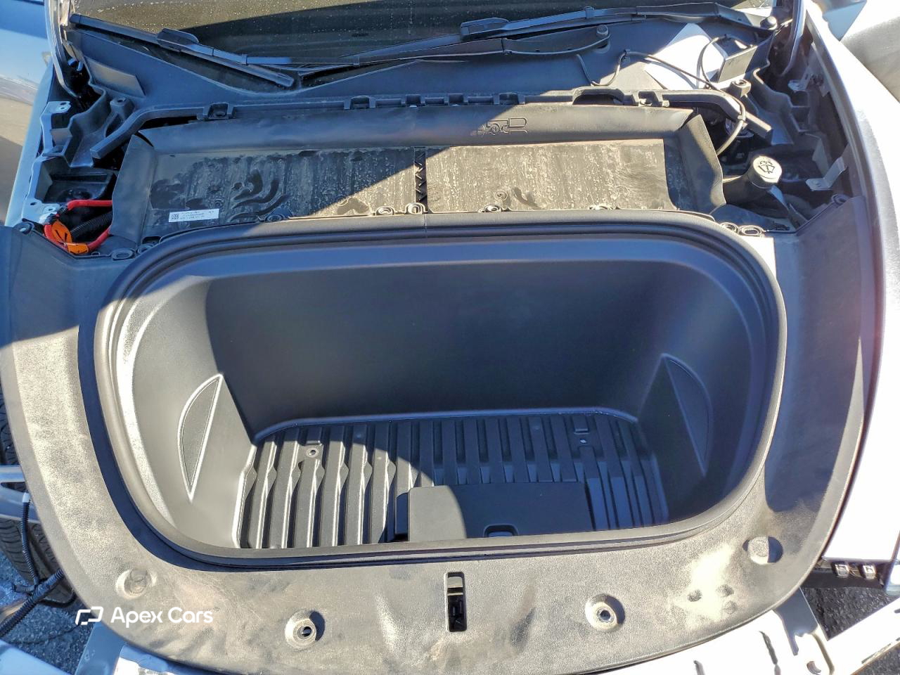 Tesla Model Y 2025