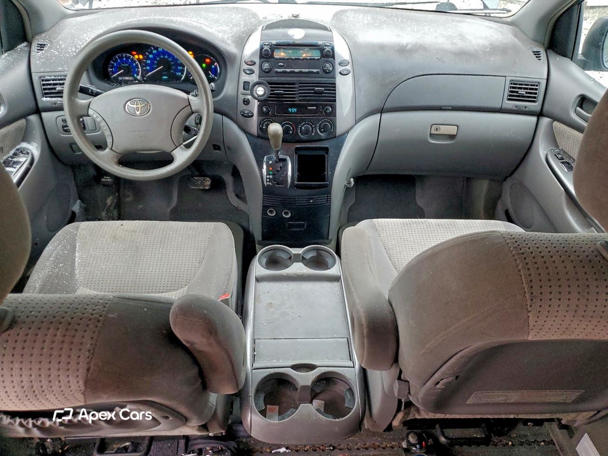 Toyota Sienna 2010