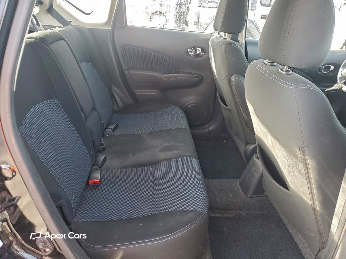 Nissan Versa 2015