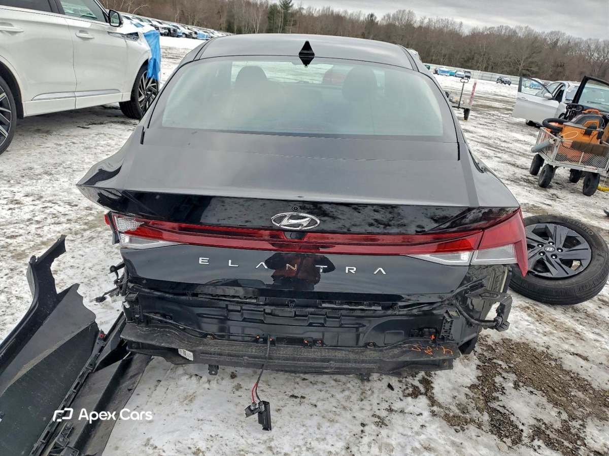 Hyundai Elantra 2023