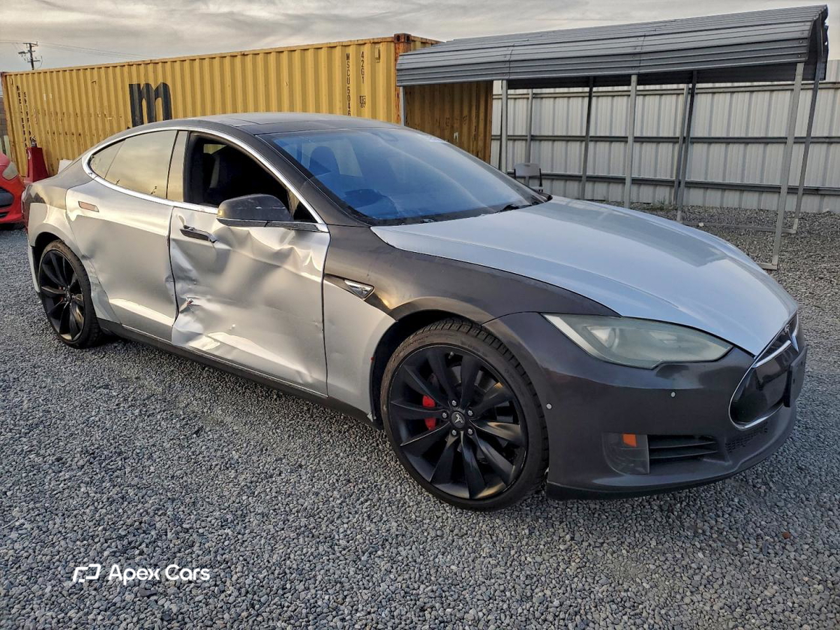 Tesla Model S 2015