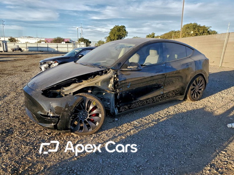 Tesla Model Y 2023 - Image 1 of 15