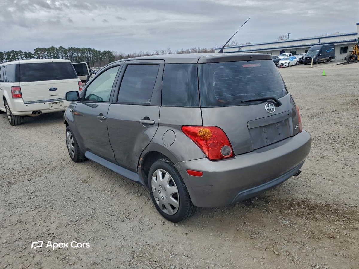 Toyota  2004