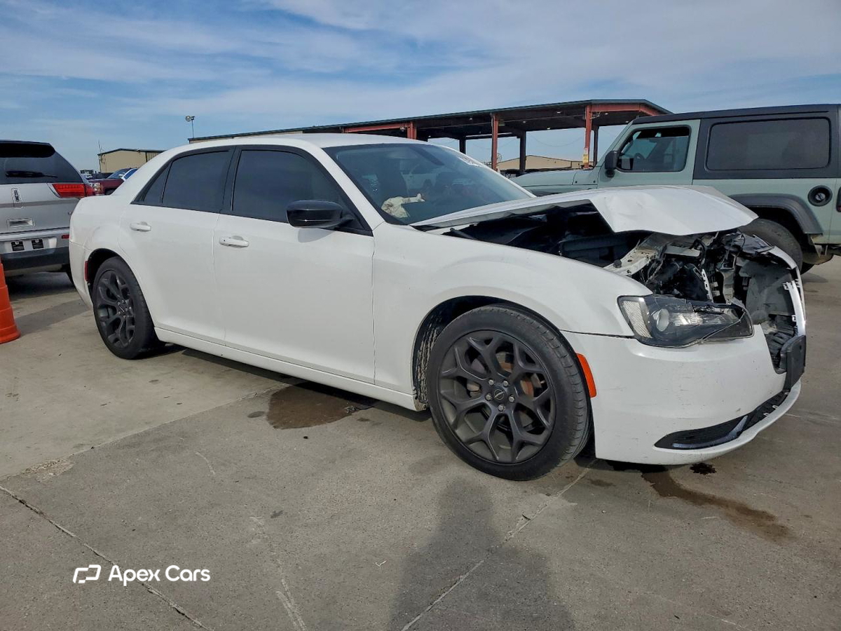 Chrysler 300 2019